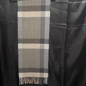 SUPER NICE NWT 100 % LAMBSWOOL MADE IN ITALY SCARF / ITALIAN WOOLLEN TREASURES